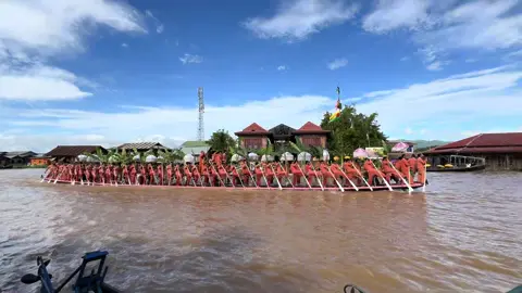 လဲ့ လဲ့ လဲ့ ........ဝေါ 