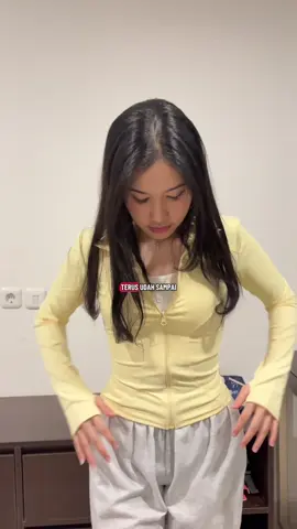 Jaket Olahraga Fitbody Ngebentuk badan #jaket #jaketolahraga #jaketolahragawanita #jaketmurah #fashiontiktok 