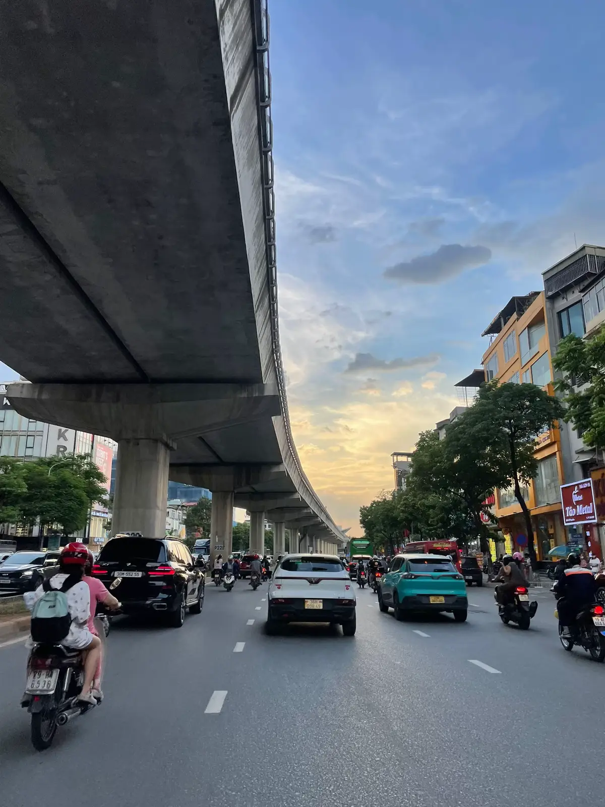 HaNoi ngay cuoi thang #hanoi #hanoipho #chill #trvanhoc 