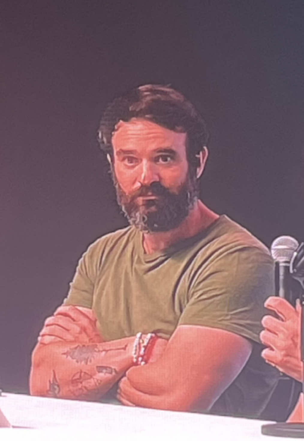 it’s okay charlie we all zone out sometimes… #daredevil #fyp #comiccon 