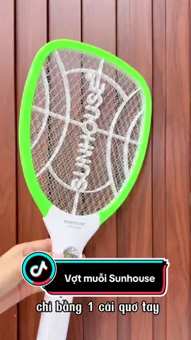 Nhà có em bé nên sắm 1 cây vợt muỗi nhà Sunhouse này nhé. Bắt muỗi không bị mùi và độxc như những pp bắt muỗi khác. Quơ tay 1 phát là muỗi biến mất #vợt_muỗi #giadungtienich #giadungthongminh #tiktok 