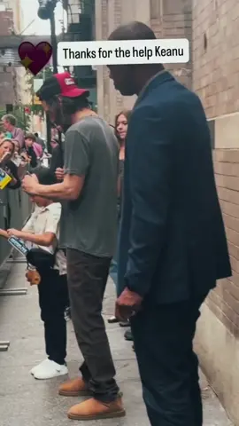 📣‼️NEW VIDEO ALERT‼️No age limit, from 7 to 70 - Mr Kindest Soul Ever knows how to steal hearts!! 🥰😍🥹 🎥Thanks for sharing @zaynnarora 🙏🏻✨ “💖Thanks for the help Keanu” #keanureeves #zaynnarora #waitingforgodot #kindestsoulever #keanu ❤️