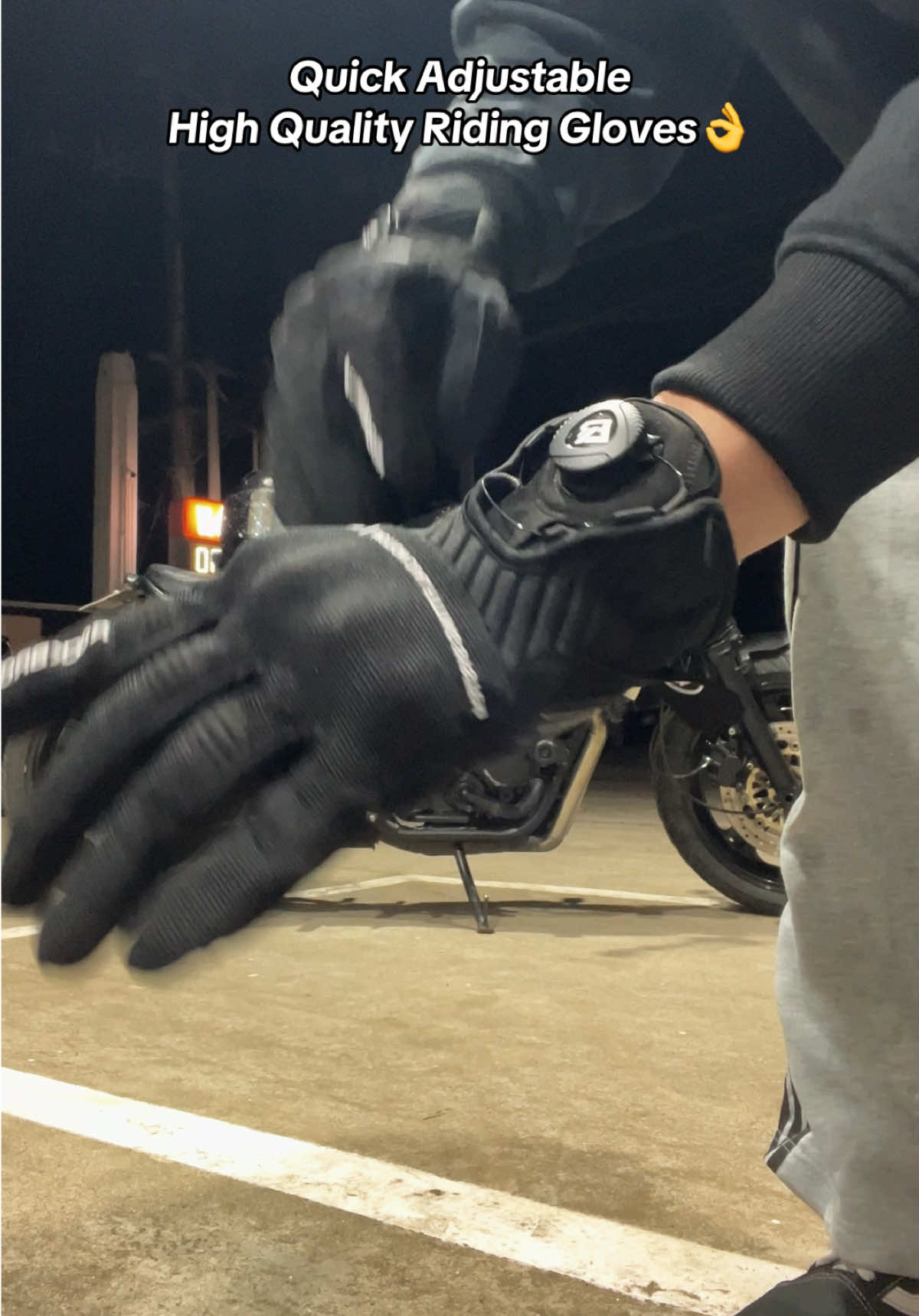 Astig and quality na riding gloves swabe to boss. #ridinggloves #motorcyclegloves #quickadjustablegloves #highqualitygloves #touchscreengloves 