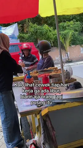 Awalnya iseng jualan pentol, sekarang ketagihan eh😅 Mampir yuuuk di Pentol Shultan Gresik tapi jualannya di Kediri🤭 🔰Kami siap supplai kebutuhan jualan anda.  Harga ekonomis untuk dijual kembali.  🔰Kami melayani berbagai acara anda  🔰Bisa kirim ke seluruh Jawa - Bali  #produsenpentolkediri #pentolviral #pentolgresikkediri #distributorpentol  #kediri24jam