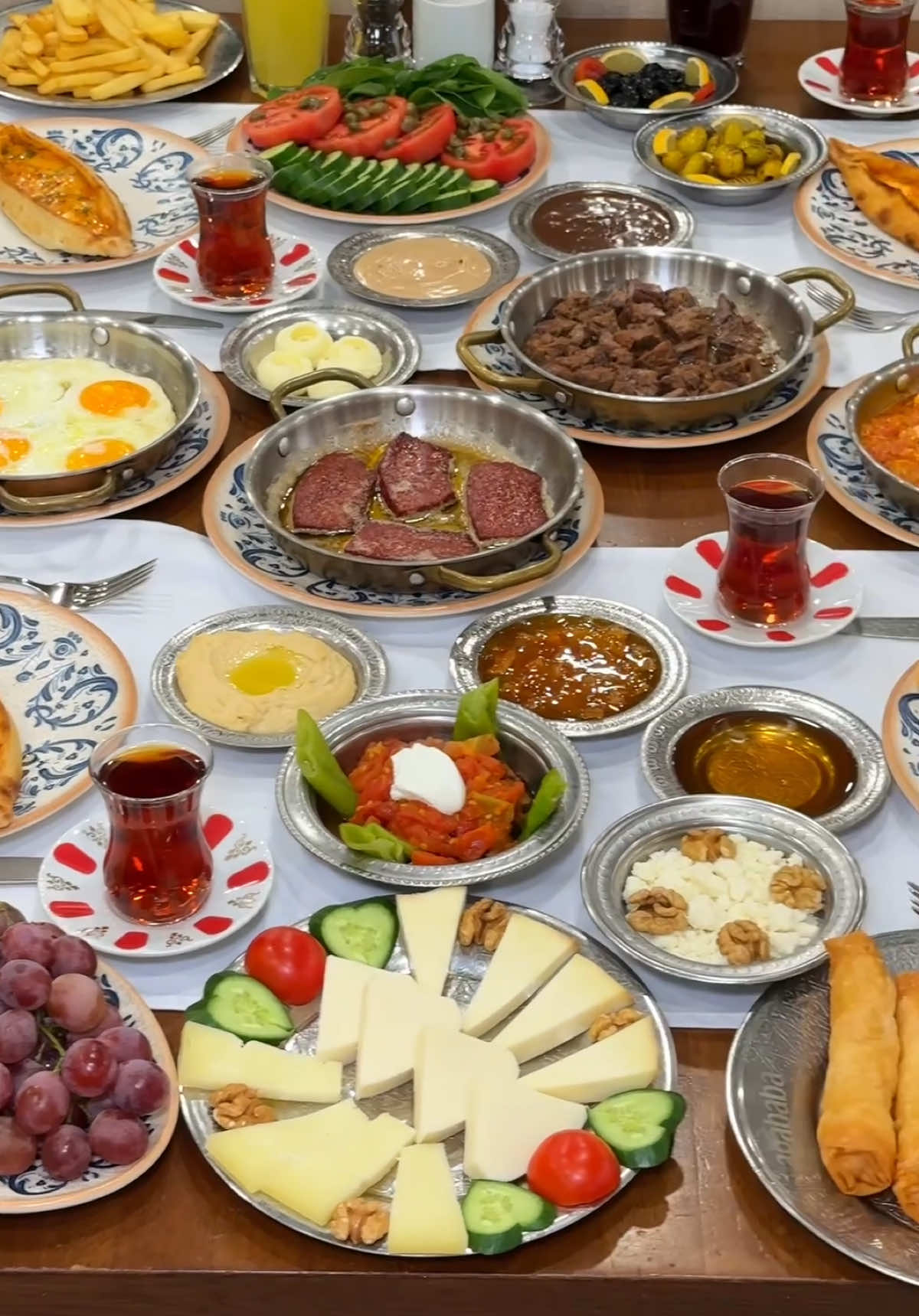 🍳İstanbul Anadolu Yakasında Aradığınız Doğal Serpme Kahvaltı Sofrası Ağababa’da! 😉  - #breakfast #kahvaltı #serpmekahvaltı #kahvaltılık #ağababadöner 