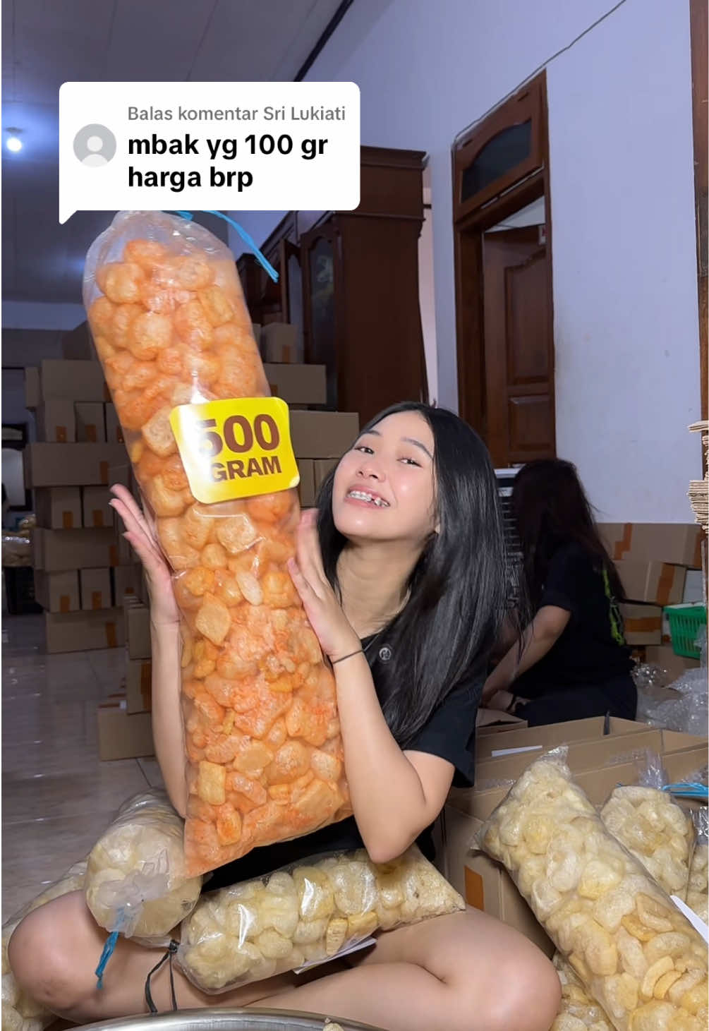 Membalas @Sri Lukiati murah banget mulai 18ribuan aja bisa dapet yang 100gram ya bunda 🥰 #kerupukkulit 