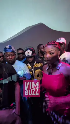 Songstress Efya looks sweet 16 as she gives one of the best performances of the night alongside Sarkodie at his Rapperholic Homecoming show in Kumasi