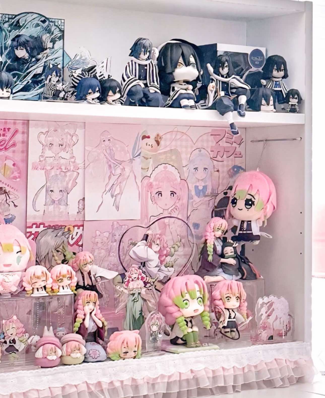 organize my otaku shelf ˖ ࣪⊹ #desksetup #desktour #muichiro #obanai #mitsuri 
