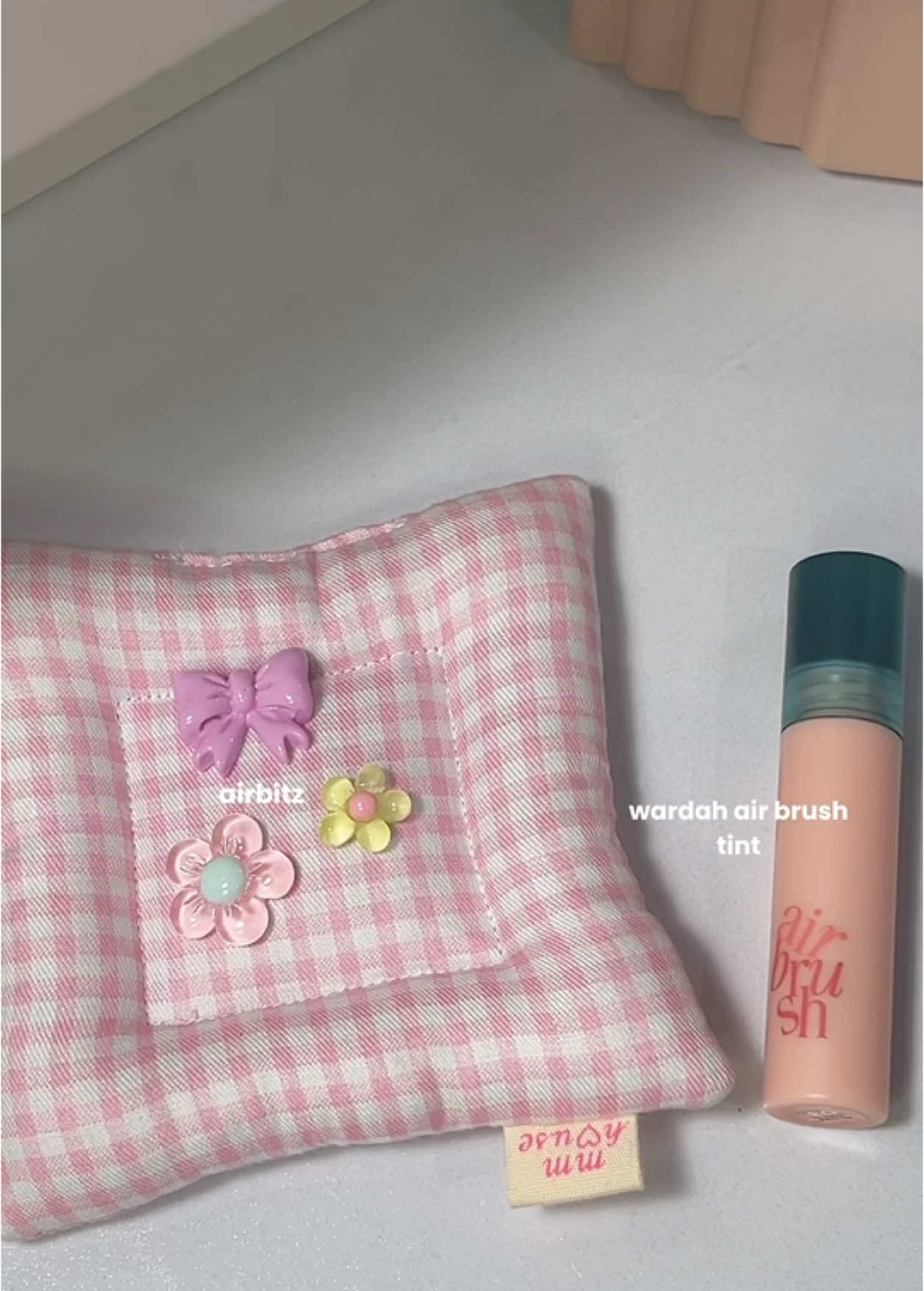 deco with me ^^ | lippies edition ✨ — #wardah #liptint #airbrushtint #decowithme #fyp #makeup 