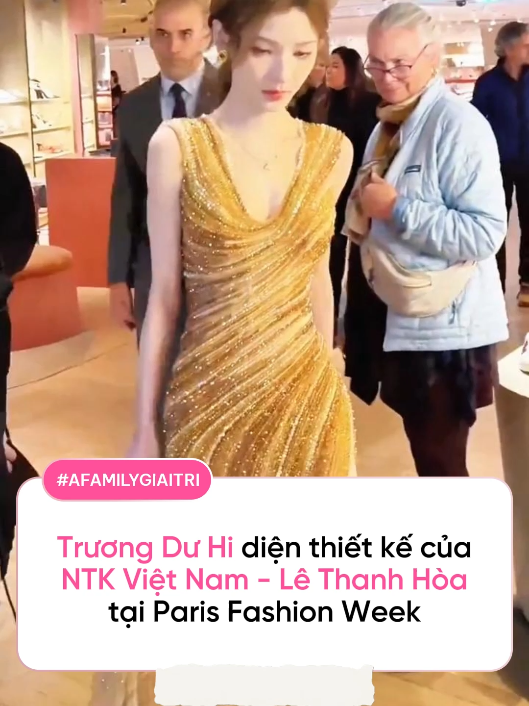 Đi tới đâu cũng khiến người khác ngoái nhìn #afamilygiaitri #truongduhi