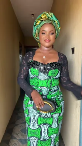 Ma cliente est tellement belle dans sa robe 👗 ❤️😍🙈..passez vos commandes mes tata❤️
