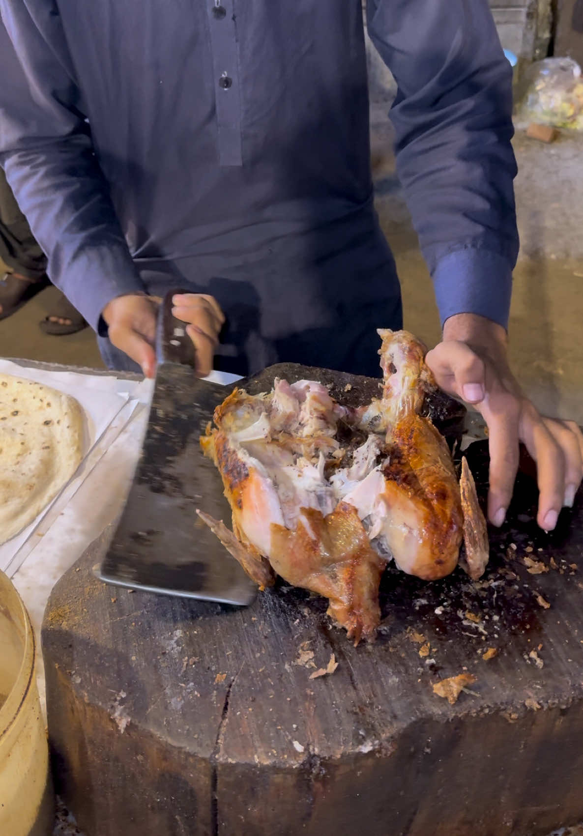 King of Mutton & Chicken Sajji in Baluchistan | Chicken Sajji Slow Cooked on Wood Fire | Lehri Sajji House | M.A Jinnah Rd #lehrisajji #streetfood #tiktok #viralvideo #qkfooddiaries 