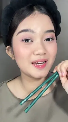 bikin aliss jadi lebih gampangg pake eyebrow pencil dari @luxcrime_id  #eyebrow #eyebrowtutorial #eyebrows #makeup #racunluxcrime