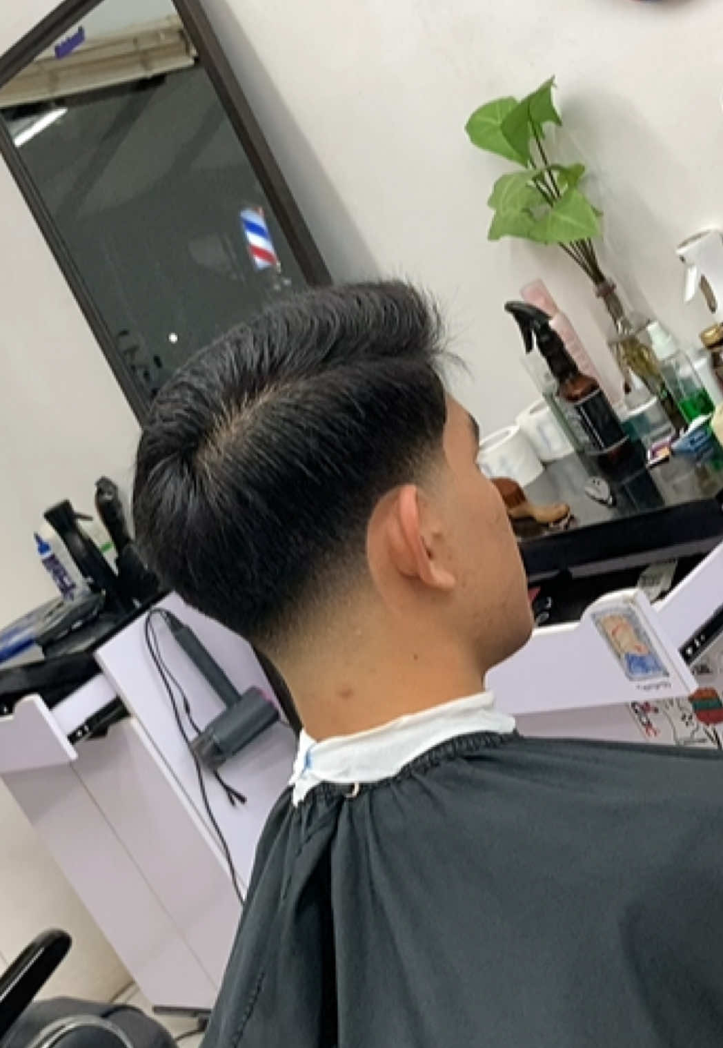 September TAPER wkwkwkwk Request liyanee to muasssss😅 . . . •KLIMISTYLE 1  Jl. Raya sengkaling no.182, Dau, kab. Malang •KLIMISTYLE 2  Jl. Terusan surabaya, Lowokwaru, Kota malang •KLIMISTYLE 3  Jl. Sudiro no.11B, Sisir, Kota Wisata Batu #barbershop #hairstyle #haircut #malang #barbermalang 