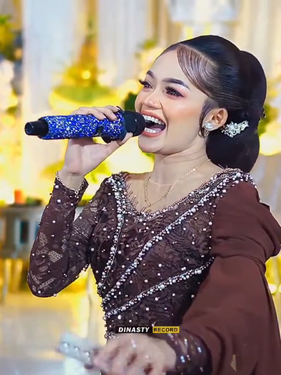 Setangkai Anggrek Bulan @ndan_ndung  #fyp #foryoupage #viral #viralvideo  #setangkaianggrekbulan 