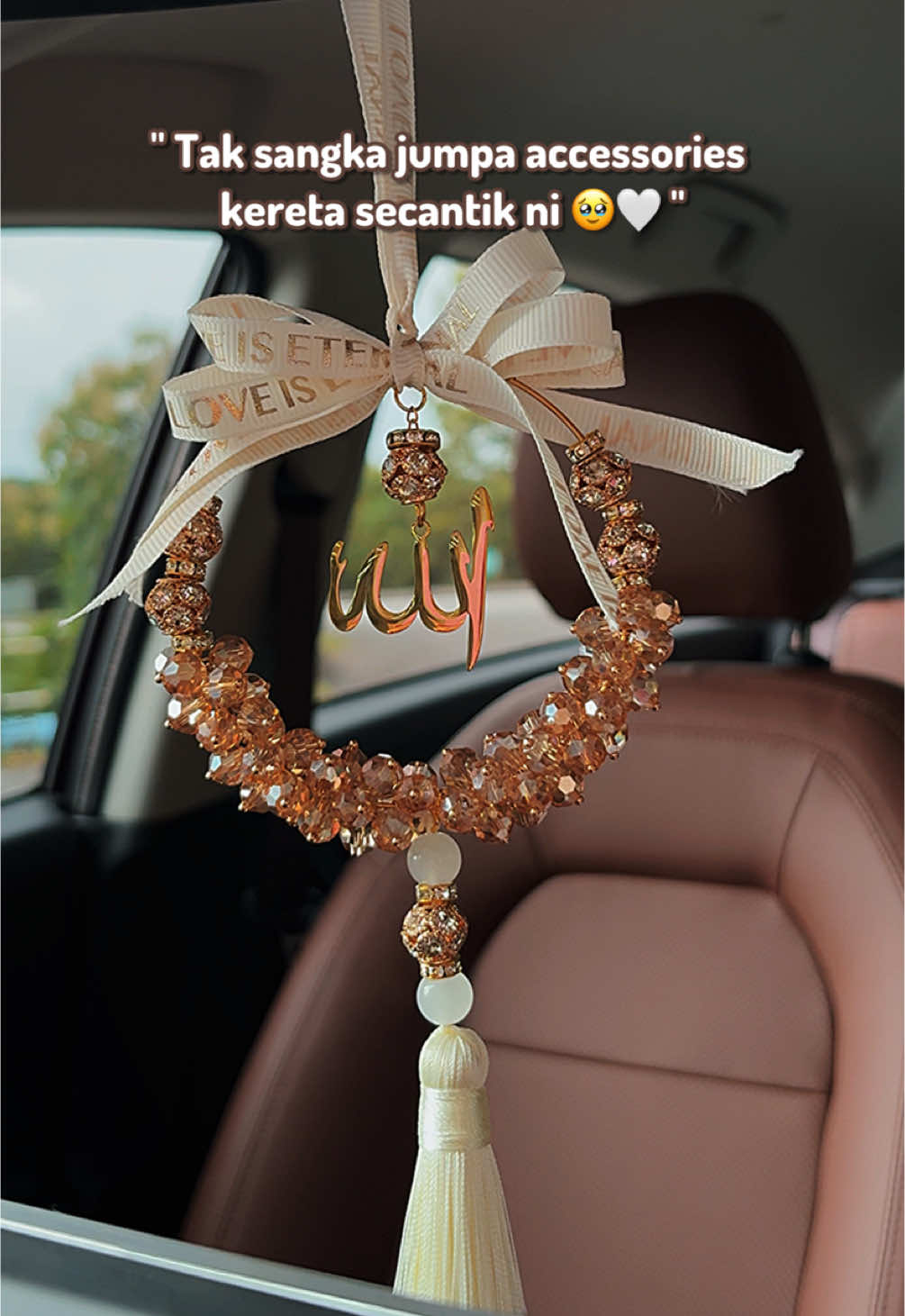 Beli la korang letak dalam kreta cantik sangat Masha Allah 😭✨pandang je terus ingat Allah & dapat pahala.  #accessories #caraccessories #hiasangantungkereta #hiasankereta #fyp 