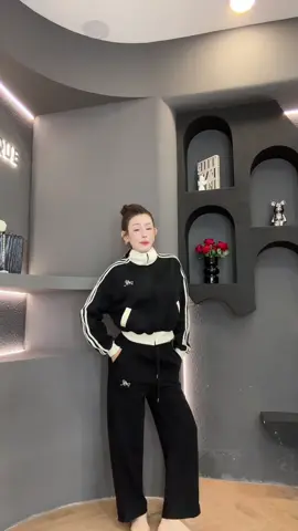 set đúng mùa luôn chuỵ e,, đẹp vải đẹp nha m65 quay lại mặc okr