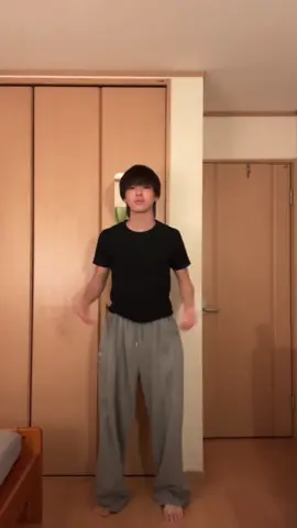 りょうすけ界隈練習版！ 反転してあるのでそのまま踊ったら完璧です！ 無断転勤という言葉がコメントである場合コメントを削除します。よろしくお願いします！