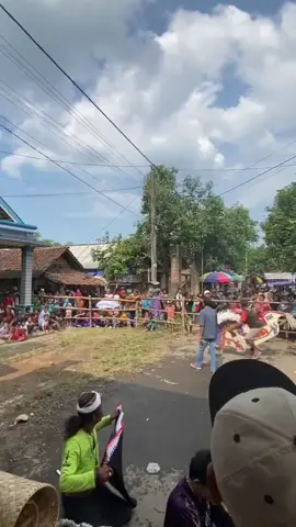 Wong lanang pas lagi pikirane mumet tenan😭🤣 #rogodharmowijoyo #dagelanjowo #jaranantiktok #budayajawa #xybca 