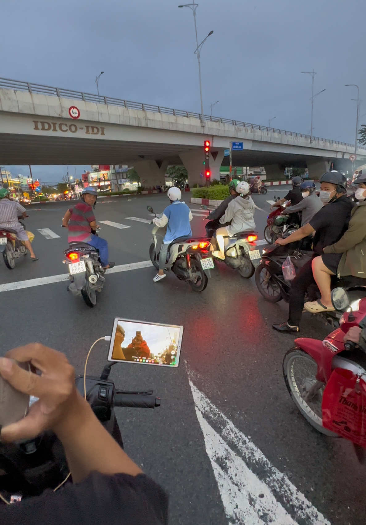 Gắn vậy sao được anh ?