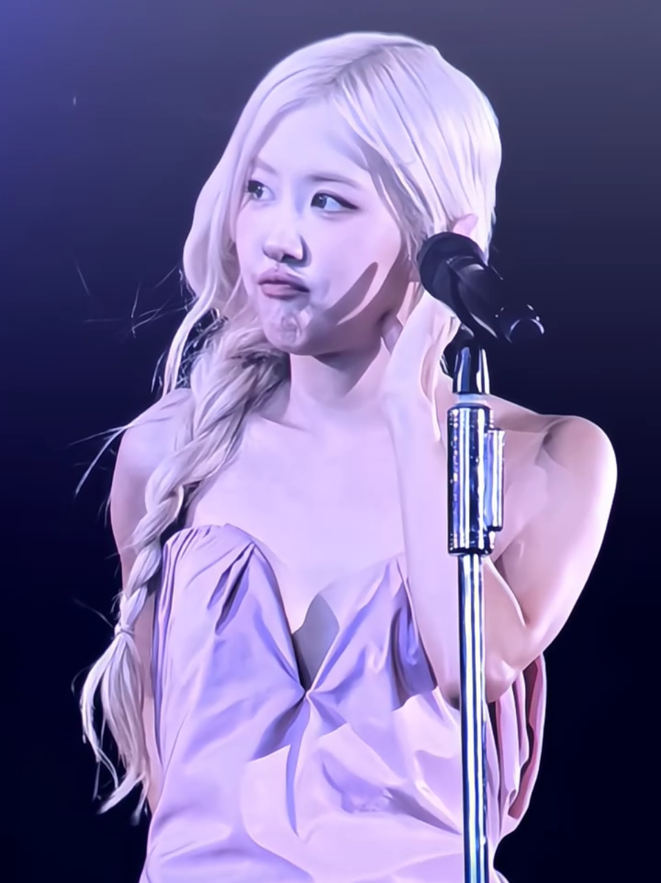 rapunzel in real life🫠🫠💗 #rosé #blackpink #fyp 