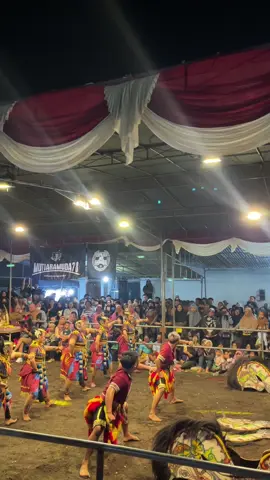 Kidul kae opo? manuk bolodewo  @N A R A D I P A @Andes_Ganong @KOMET @_panji.anom  #putrinaradipa #panjianom #jatilan #jatilanjogja #wcb 