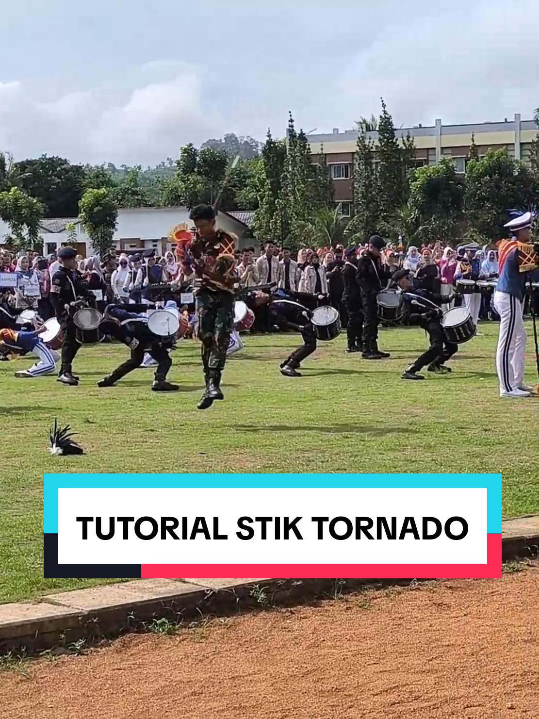Membalas @vinz_1942 tutorial putar stik mayoret tornado #mayoret #tornado #penatarama #stickmaster #marchingband 