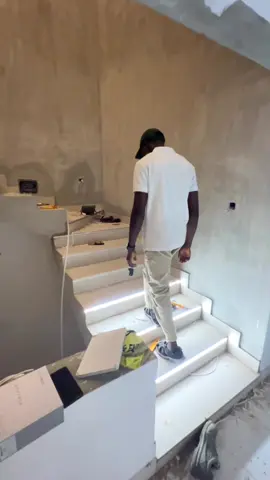 Maison moderne #architecturedinterieur #finitionsbatiments #construction #lightstairs #luxuryhomes 