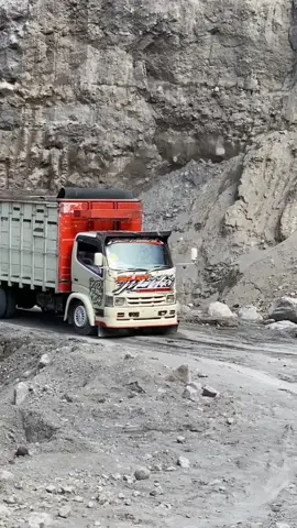 @Bujang Mumet jan ses myawang montor ro sopire podo umure ki😂