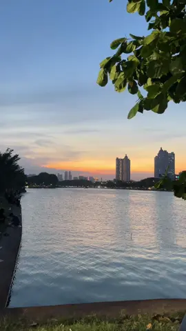 Masih jadi tempat favorit buat nongki  #fyp #foryourpage #senja #danausunter #jakartautara #sunset 