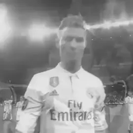 نطير بجناح الفراشه 🦋#كريستيانو_رونالدو🇵🇹 #ريال_مدريد #مشاهدات #ronaldo #fory 