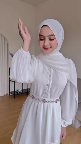 List dulu yang lebaran 2026 nanti mau pake warna putih!😍🤍 #whitedress #bajulebaran #gamiselegan #ootdhijab #dresskekinian 
