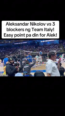 Aleksandar Nikolov vs 3 blockers ng Team Italy! Easy point pa din for Alek! #teambulgaria #teamitaly #mwch2025 #mensvolleyball #volleyball 
