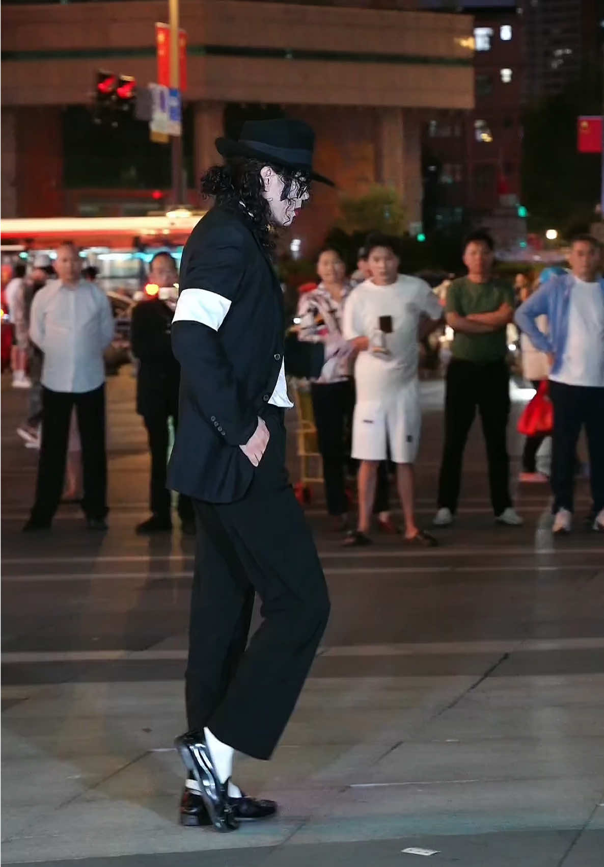 Wow! It's as smooth as Dove chocolate!#caijun #michaeljacksoncaijun#michael #mj #dance #moonwalk #Dangerous 