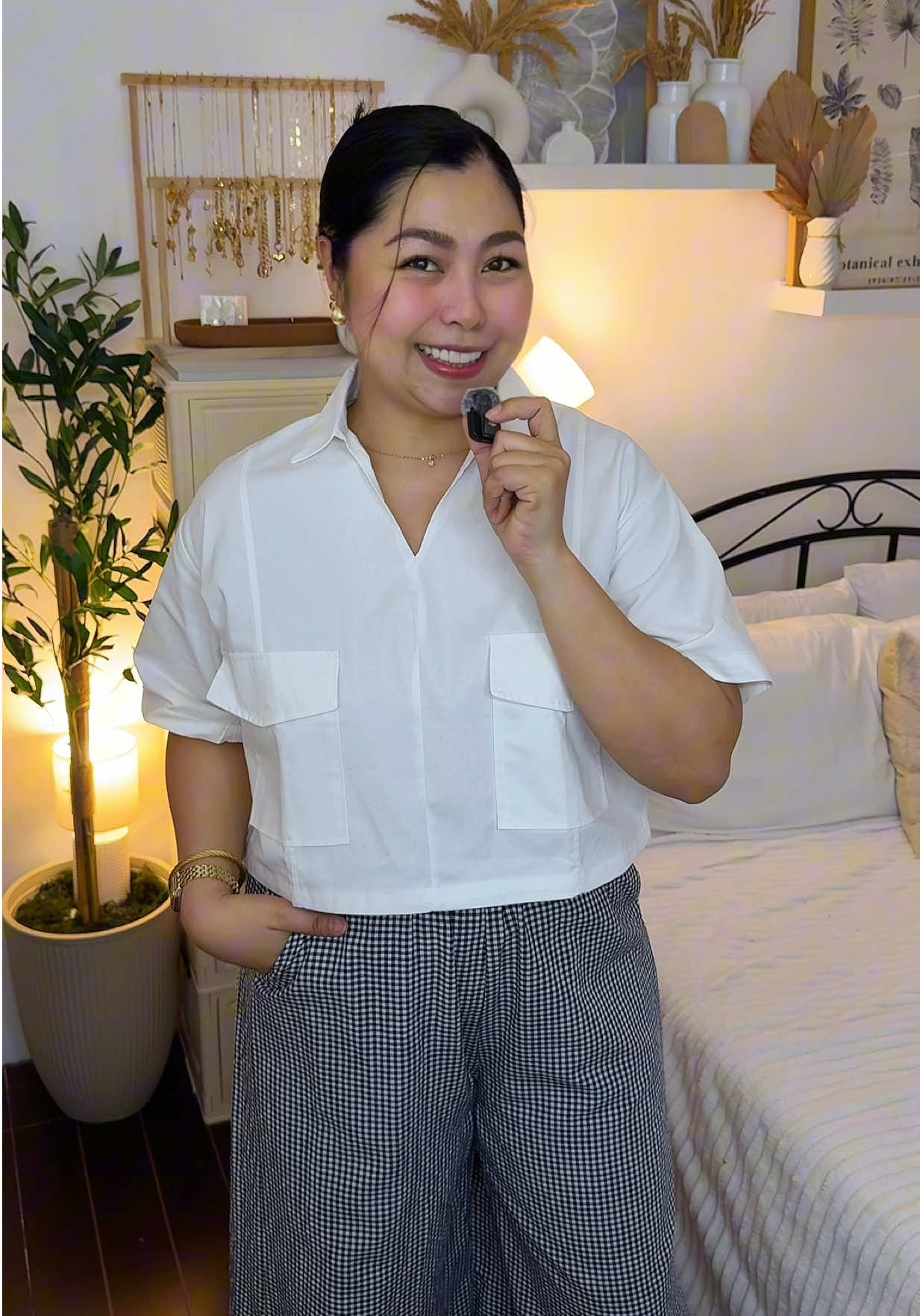 Another affordable mama friendly casual ootd for today 🥰 #boxycroppolo #whitepolo #whitetop #OOTD #mamaoutfit 