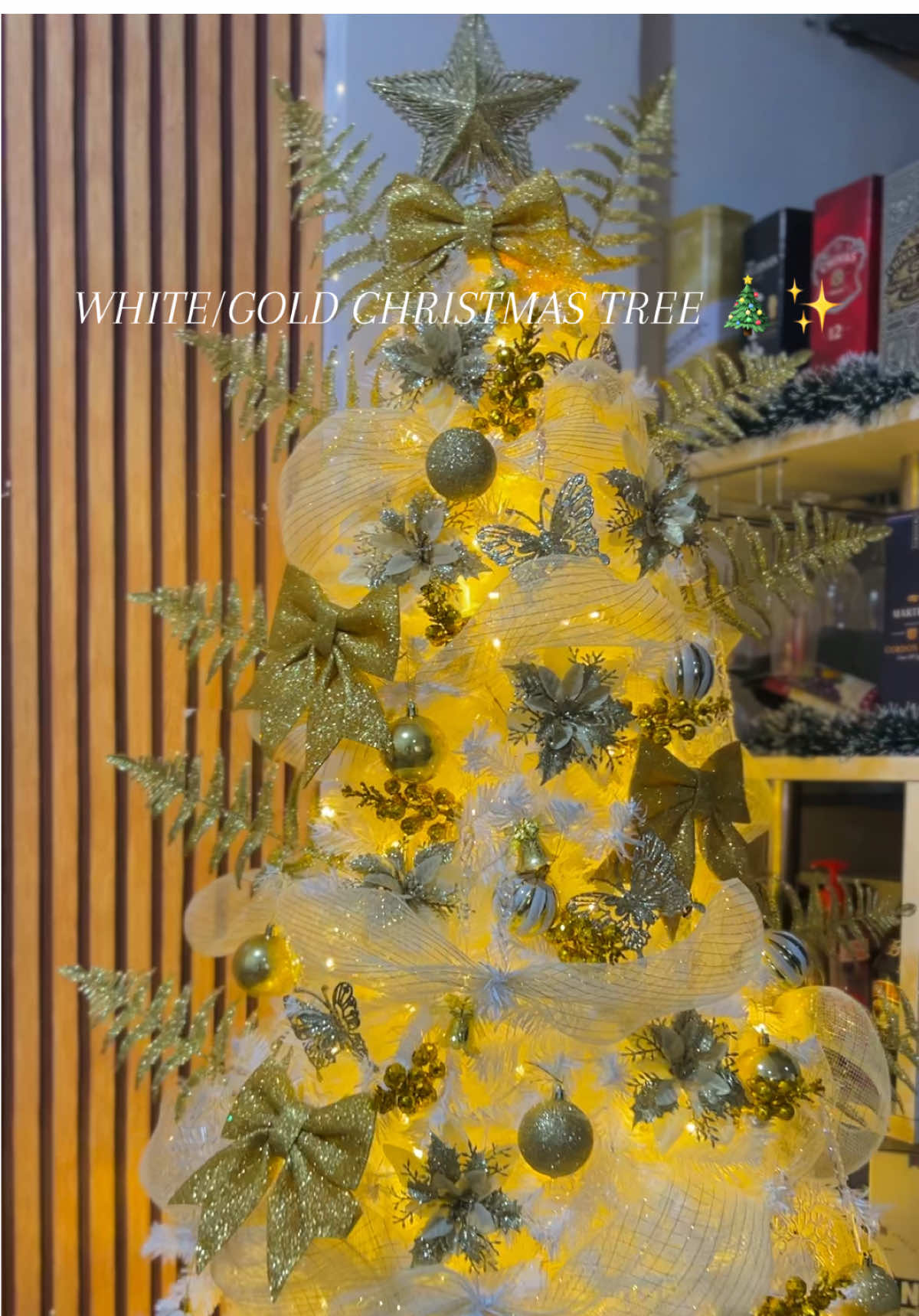 White/gold Christmas tree🎄✨ #christmas #christmastree #christmasdecor #christmastiktok #christmascountdown 