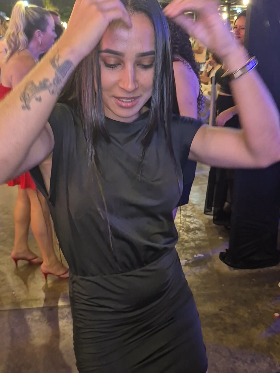 Ela é um encanto de beleza e simpatia, suas marcas registradas @andressasilvaa.01, distribuindo beleza no salão do @botecodoimprensa na melhor quinta-feira de Fortaleza. É forró e gente bonita no metro! 💃✨ #dança #fyp  #viral  #Forró #turmadabaixaria @Andressa Silva 