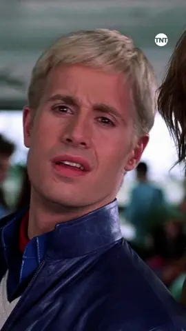 Ele só tinha frases de efeito, um cachorro, um sonho... E marcou a minha infância pra sempre! 🤩🙌 Quem mais não cansa de rever esse filme? 🐶 #ScoobyDoo tá disponivel na @hbomaxbrasil.🍿