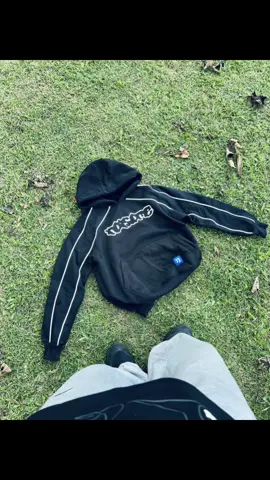 nih hoodie boxy bisa nyala😜🤩 #rekomendasi #outfit #foryou #outfitideas 