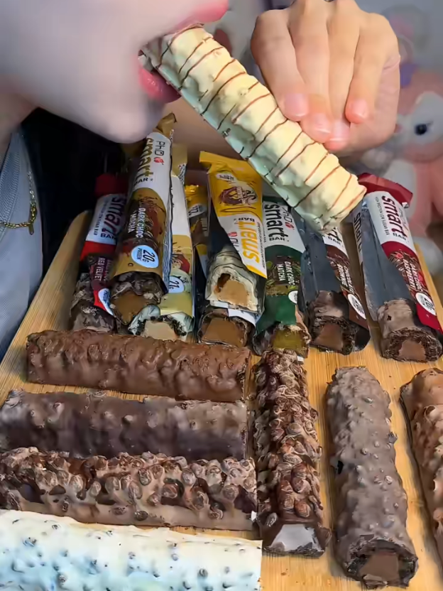 ASMR MUKBANG CHOCOLATE PROTEIN BARS 🌟 #FoodTok #yummy #dessert #sweettooth #fyp 