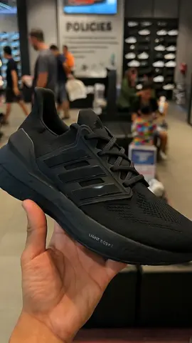 adidas Running Ultraboost 5 Shoes Men Black ID8812 #adidas  #sepatu  #Running  #rekomendasi  #wibgajian 