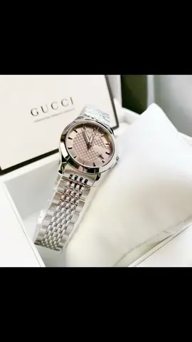 #16tr8 #Gucci #G-timeless #28mm #Sapphire 