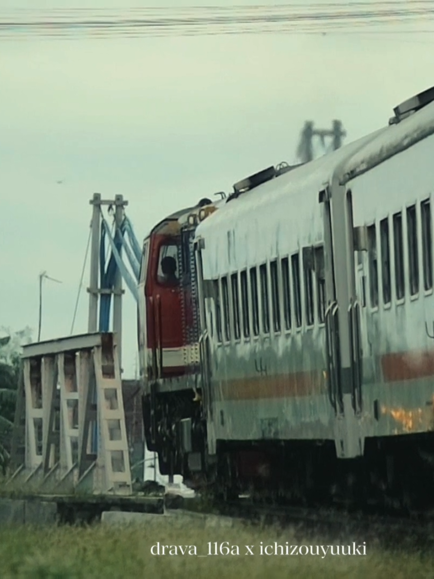 80 Tahun Semakin Melayani 🌱 footage by: @ichizouyuuki  suara HT by: @narendra_elkanora  #railfansindonesia #keretaapi #semakinmelayani #daop8 #fyp