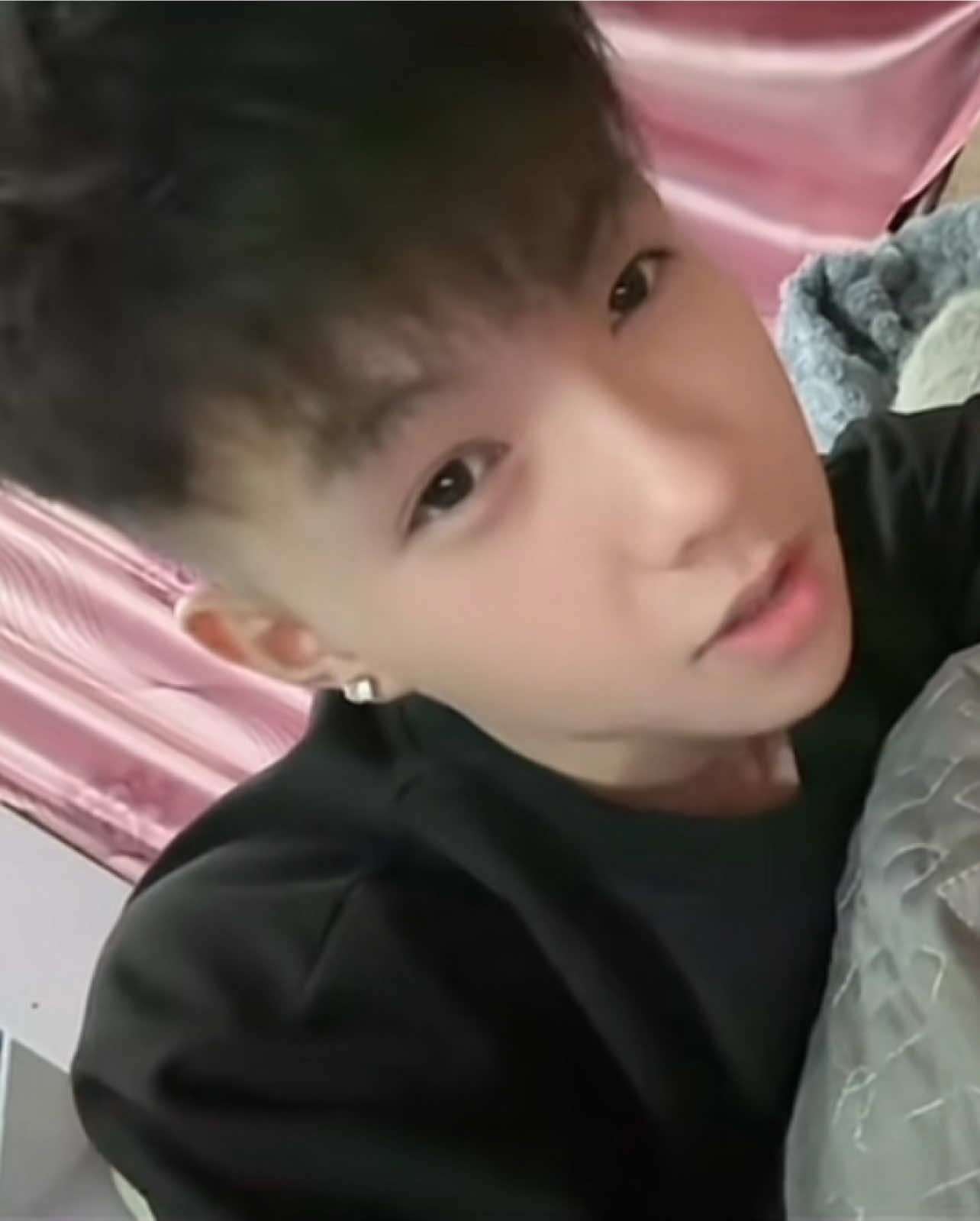 🤝🏻tay a đi qua màn 🌧️ #xuhuong #viral #xinhgaitinhquai #buontamtrang 