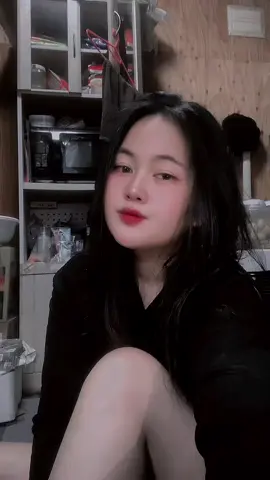 Giữa người với người, đừng nói đến chuyện xứng hay không xứng, mà phải là “ Phù Hợp”.  Một chiếc bật lửa giá 3 ngàn cũng có thể châm điếu thuốc vài triệu. Một bữa tiệc mấy chục triệu cũng không thoát khỏi gói muối 5 ngàn. #gei #xuhuong #bachhop 