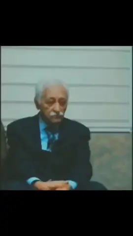 Sen ne güzel bir adamdın. Şaiir yazar Yavuz Bülent Bakiler vefat etti. Allah'ın selam ve rahmeti üzerine olsun, mekanı cennet olsun. #yavuzbülentbakiler