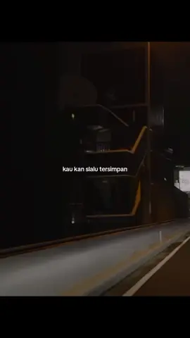 tag aja disini gpp>> #lyrics #fouryou #xyzcba 
