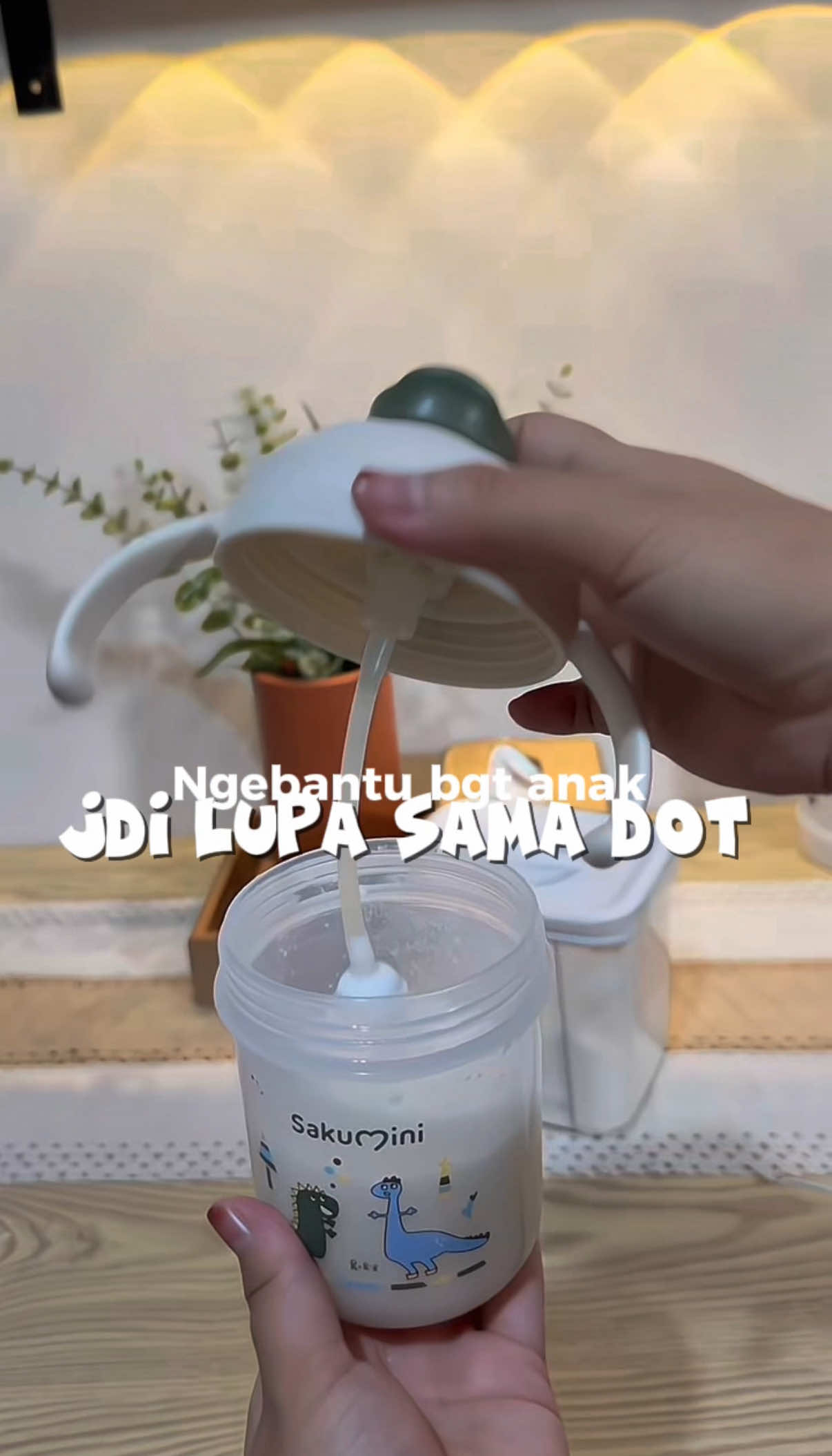 Gelas nya bisa buat tiduran jadi lepas dot lebih mudah #sapihdot #sapihanak #botolminum #botolminumviral 
