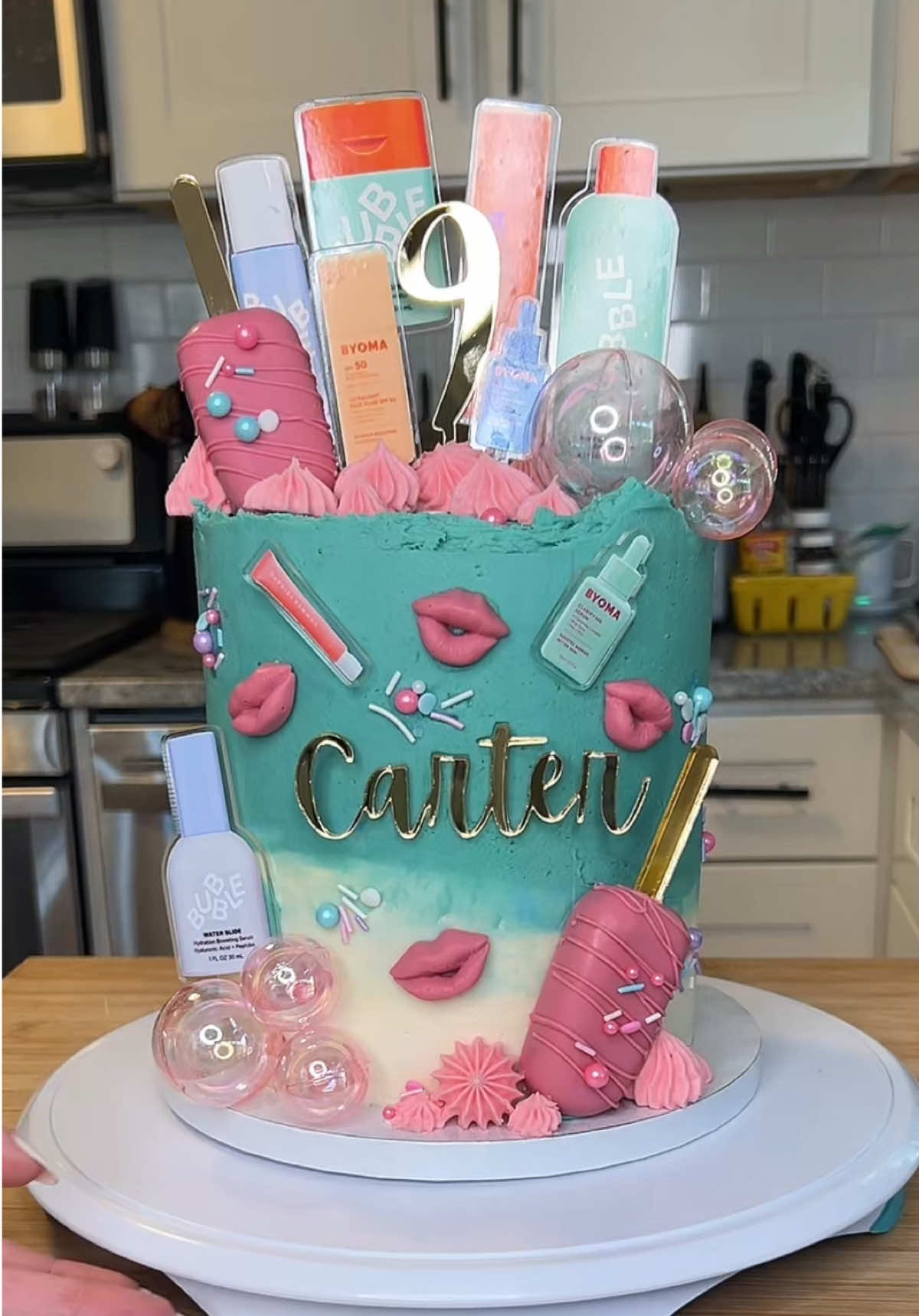 For the skin care girlies!  #cakedecorating #bubbleskincare #byomaskincare #summerfridays #skincare 