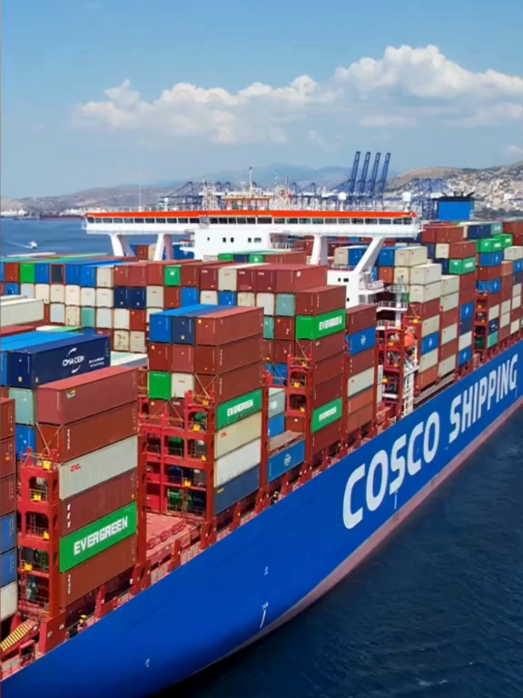 COSCO Shipping – “Gã khổng lồ” vận tải biển 🌏🛳️ Với đội tàu container hùng hậu, COSCO Shipping được xem là một trong những hãng tàu lớn nhất thế giới. Leo container vươn khắp đại dương, kết nối Trung Quốc với châu Âu, châu Mỹ và khắp các tuyến hàng hải quốc tế 🚢⚓. Không chỉ mạnh về số lượng tàu, COSCO còn nổi bật với dịch vụ logistics hiện đại, đảm bảo tốc độ, an toàn và hiệu quả cho hàng hóa 📦✈️. ✨ Một cái tên quen thuộc trong ngành vận tải biển quốc tế, xứng đáng với danh xưng “ông lớn” của shipping toàn cầu! #COSCOShipping #ContainerShip #GlobalLogistics #ChinaShipping #Maritime #ShippingIndustry #SeaFreight #CargoTransport #OceanShipping #Logistics #viral #ContainerShip